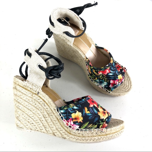 Dolce Vita Shoes - Dolce Vita Wedge Sandals Size 9M